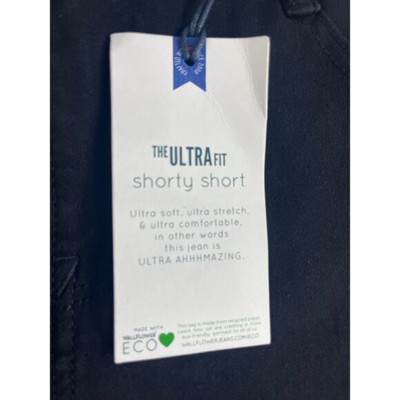 Wallflower‎ The Ultra Fit Shorty Short Size 11/30 - Picture 8 of 10